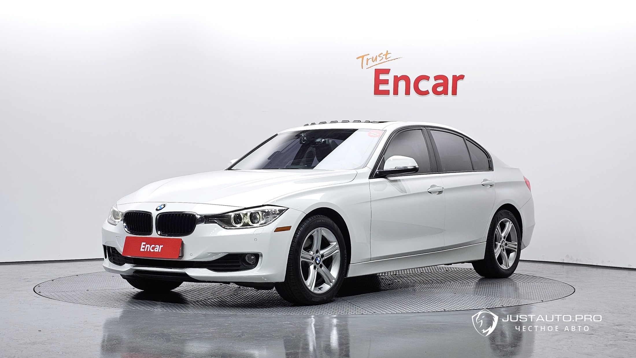 Автомобиль BMW 3-Series