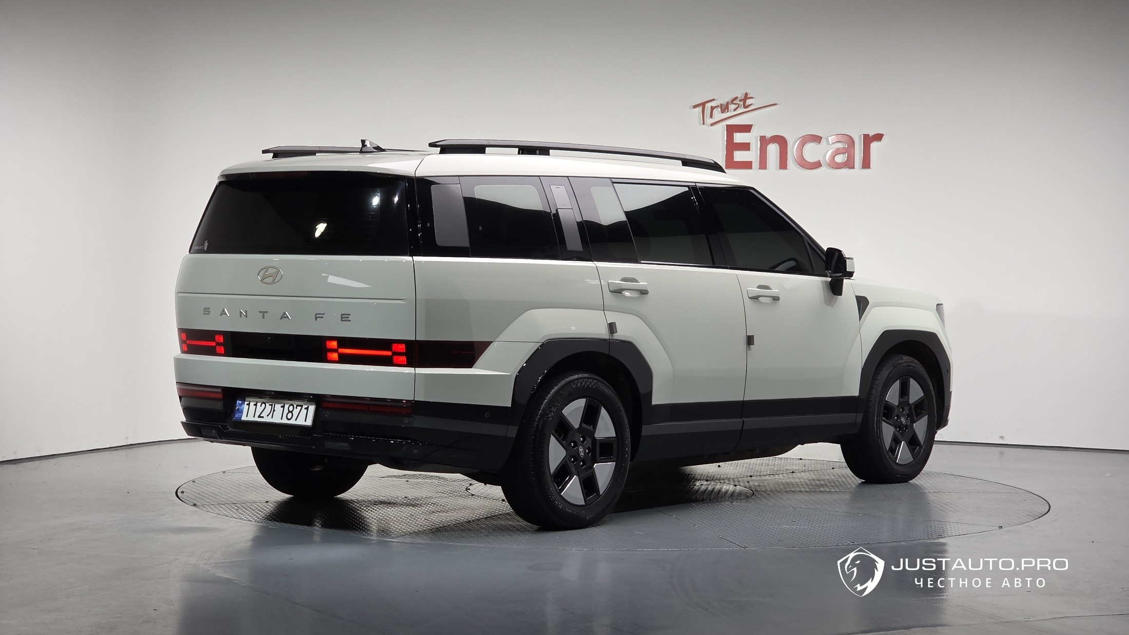 Автомобиль Hyundai Santafe