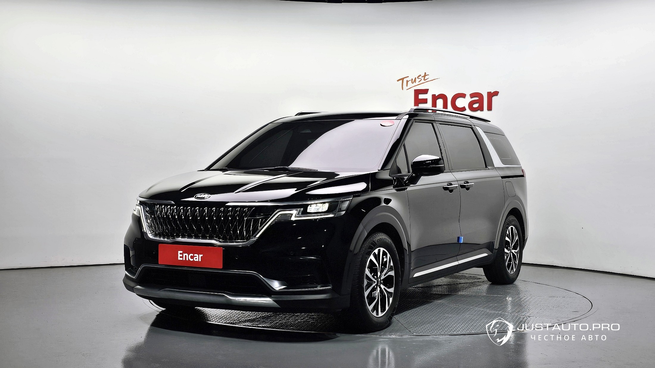 Автомобиль Kia Canival