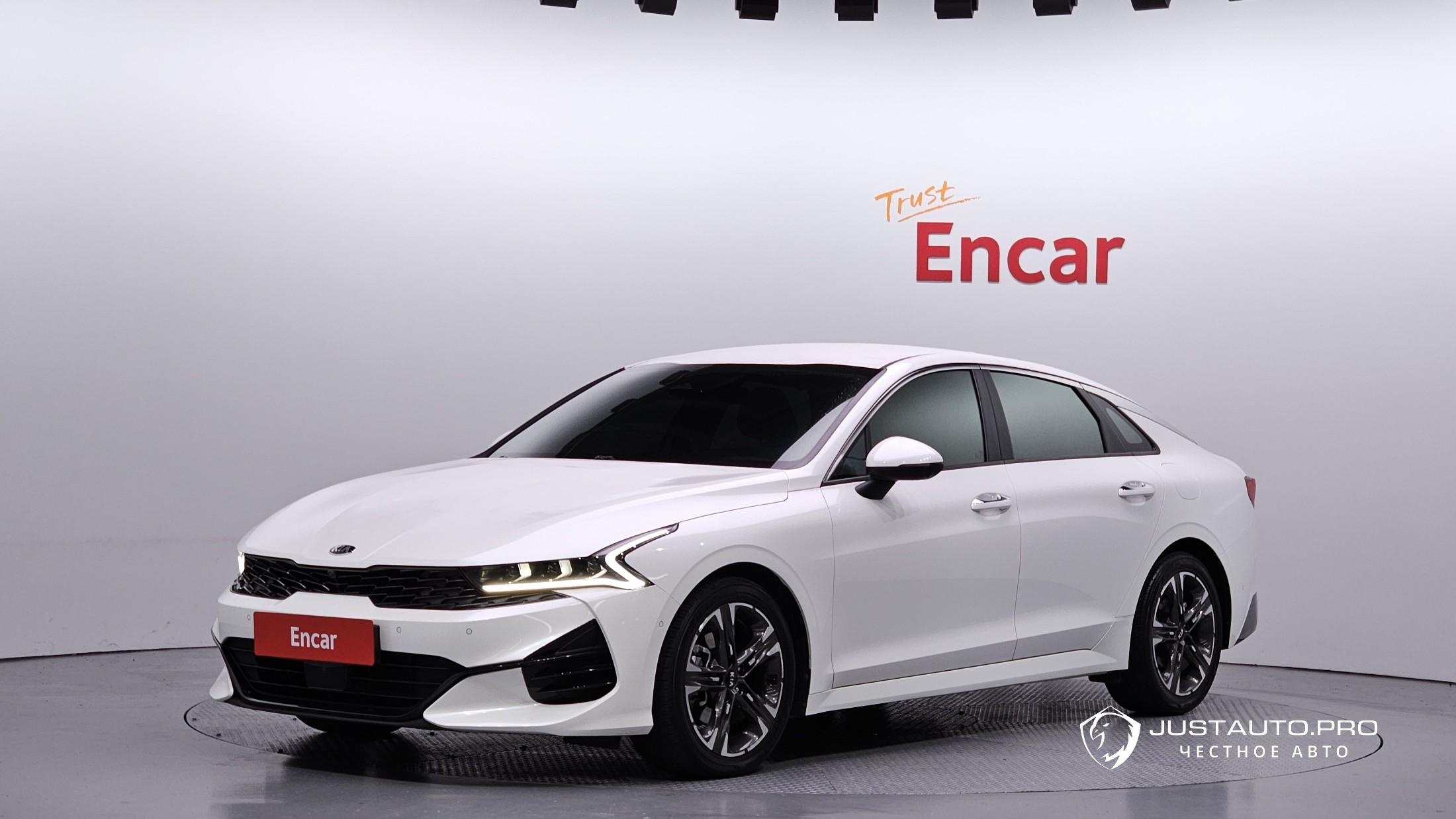 Автомобиль Kia K5