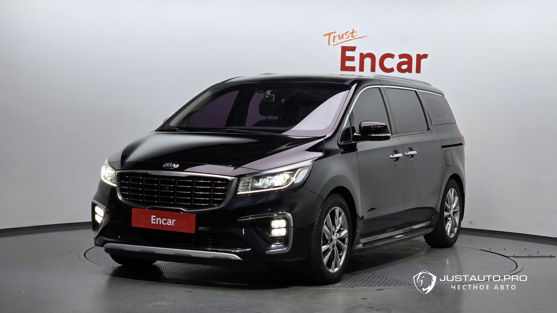 Автомобиль Kia Canival