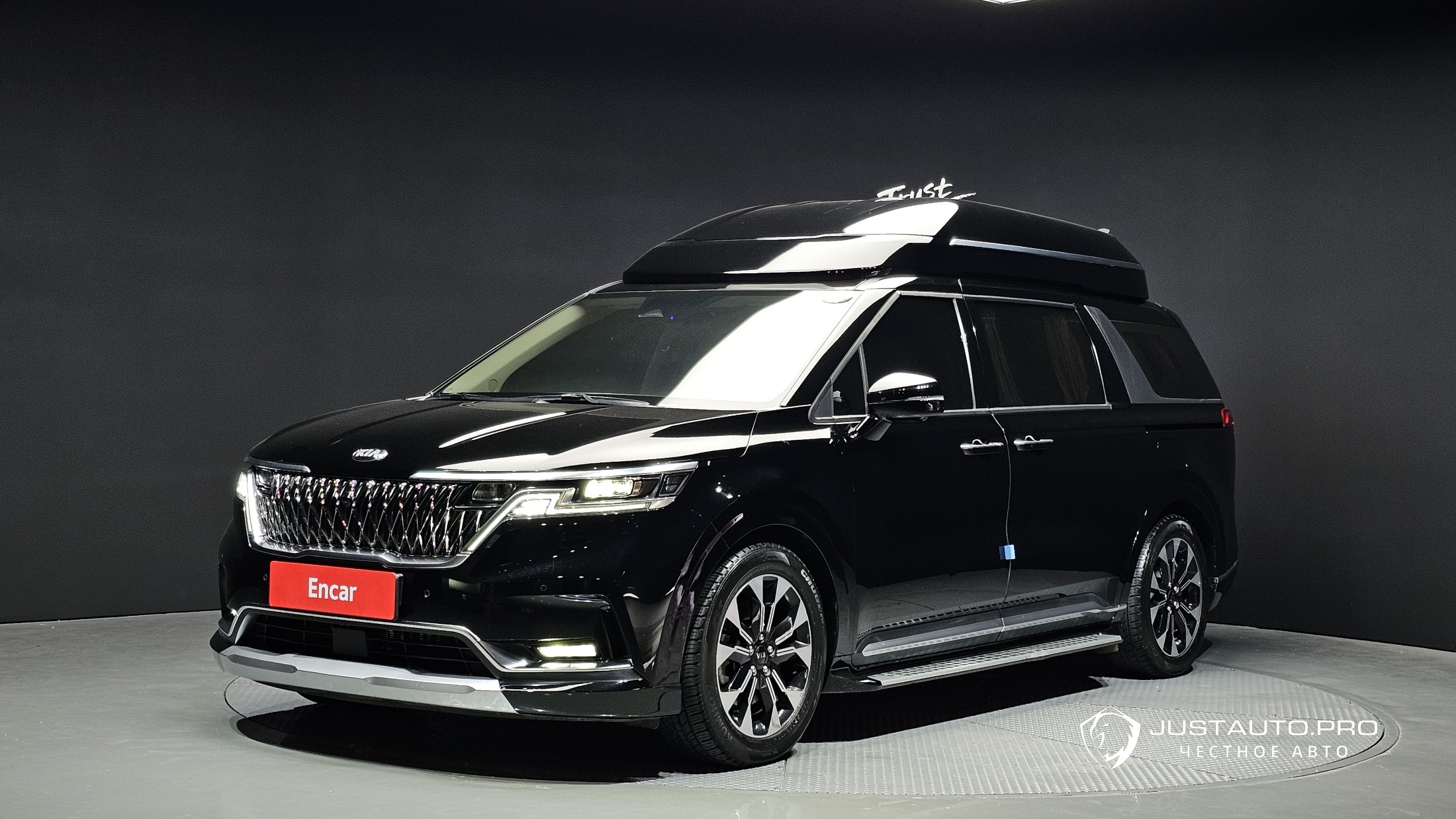 Автомобиль Kia Canival