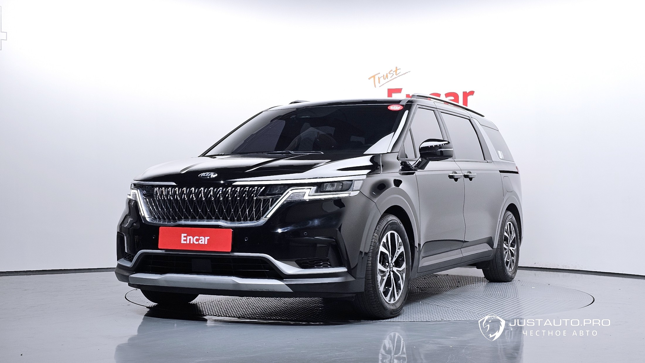 Автомобиль Kia Canival