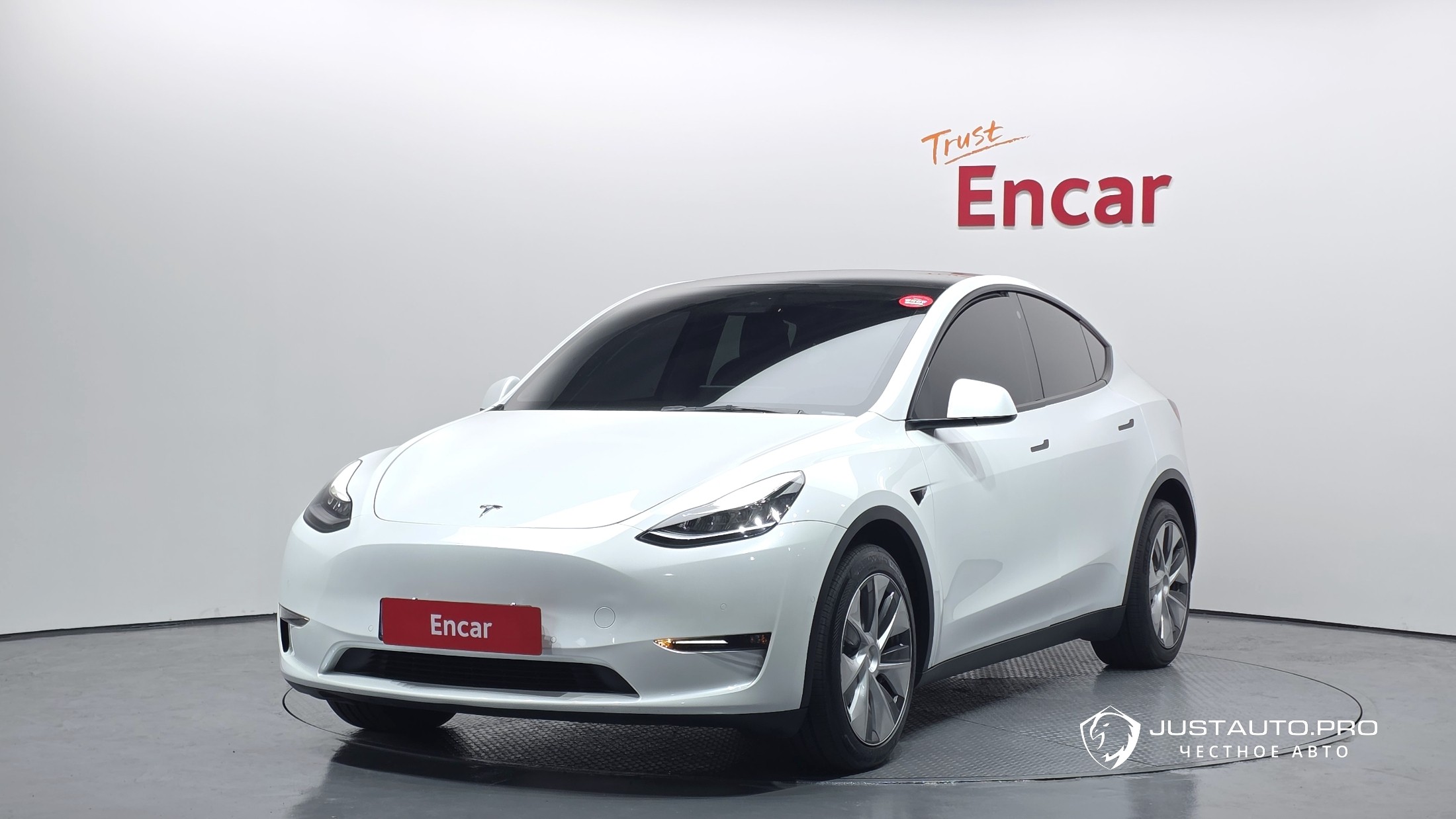 Автомобиль Tesla Model Y