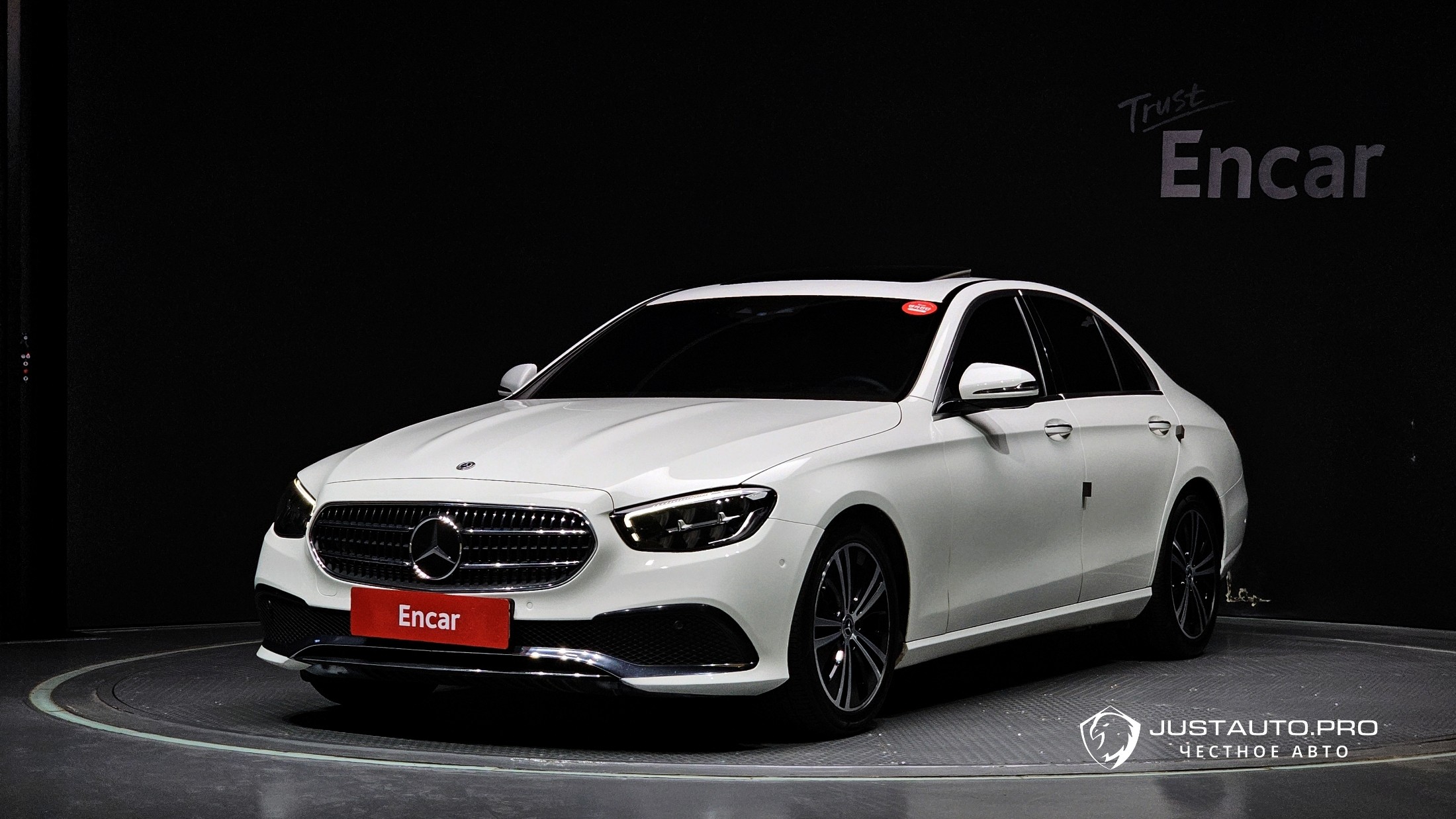 Автомобиль Mercedes-Benz E-Class