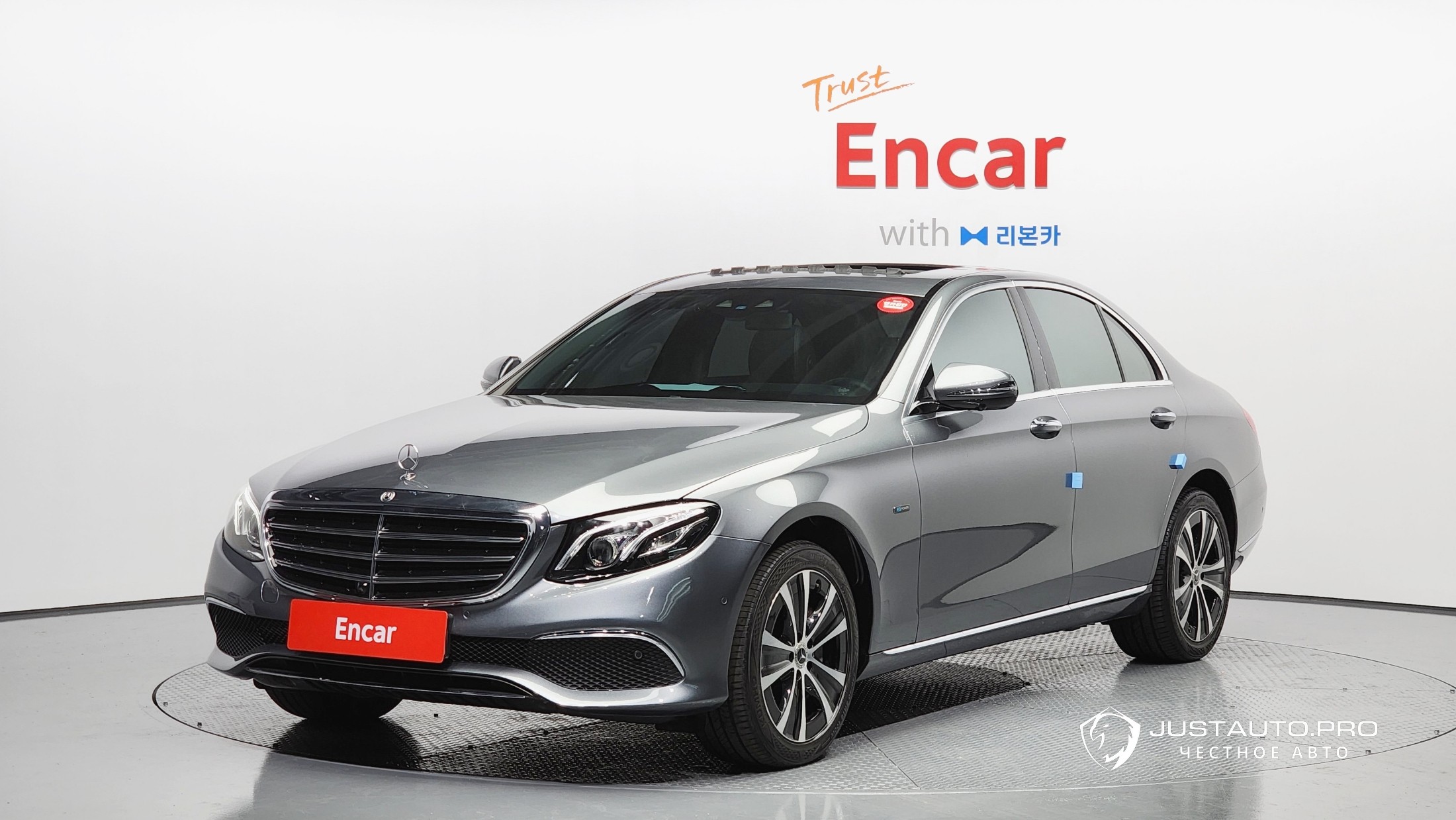 Автомобиль Mercedes-Benz E-Class