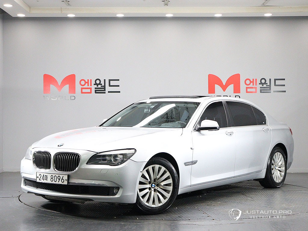 Автомобиль BMW 7-Series