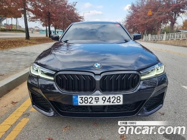 Автомобиль BMW 5-Series
