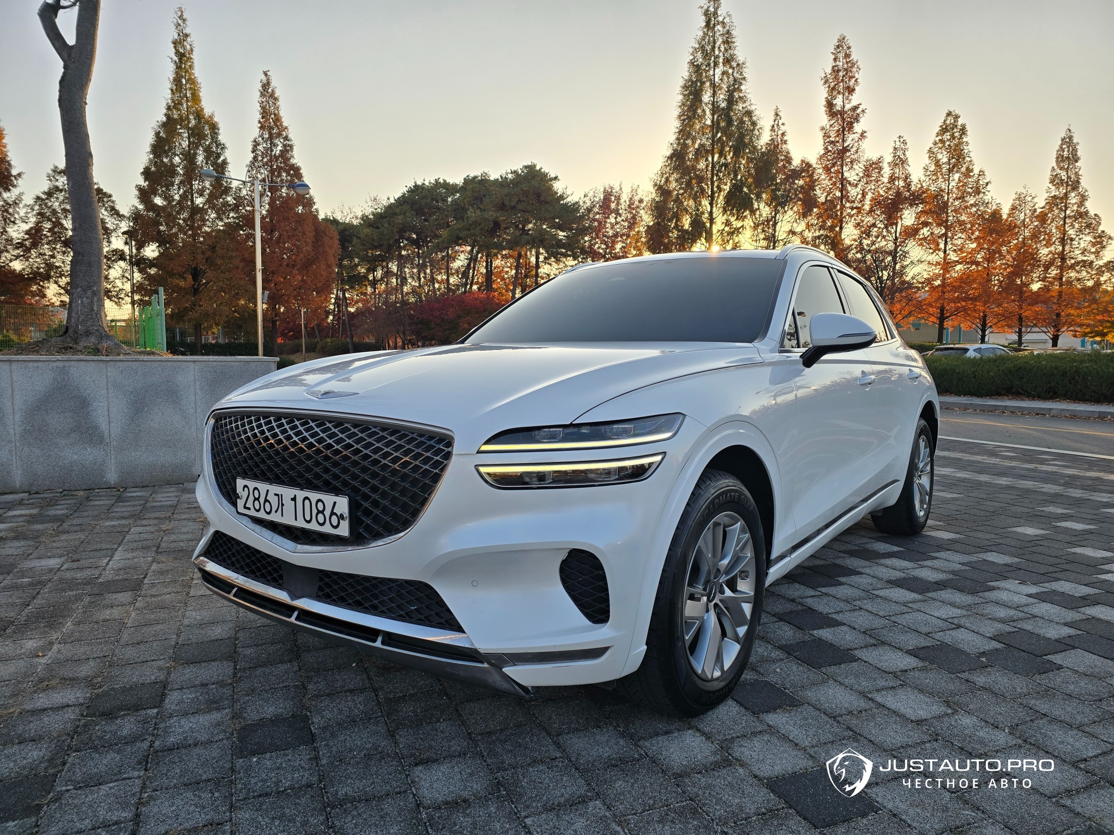 Автомобиль Genesis GV70