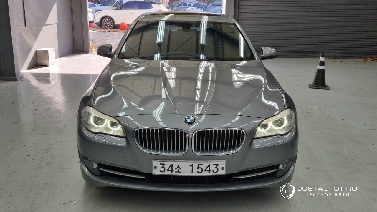 Автомобиль BMW 5-Series