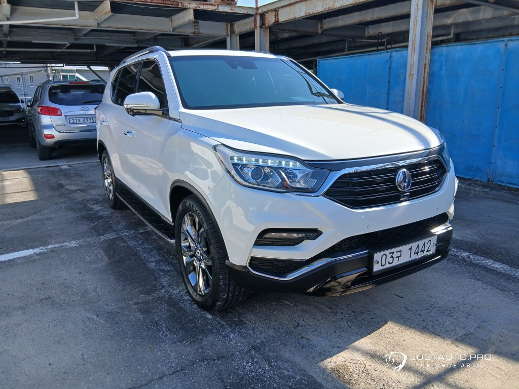 Автомобиль KG_Mobility_Ssangyong Rexton