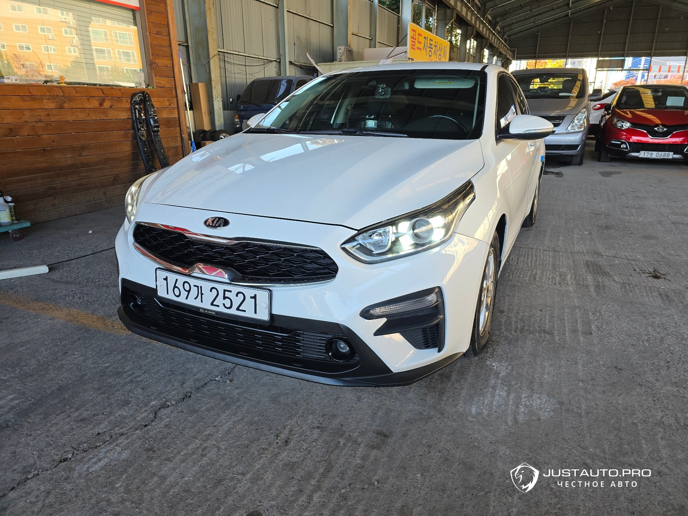 Автомобиль Kia K3