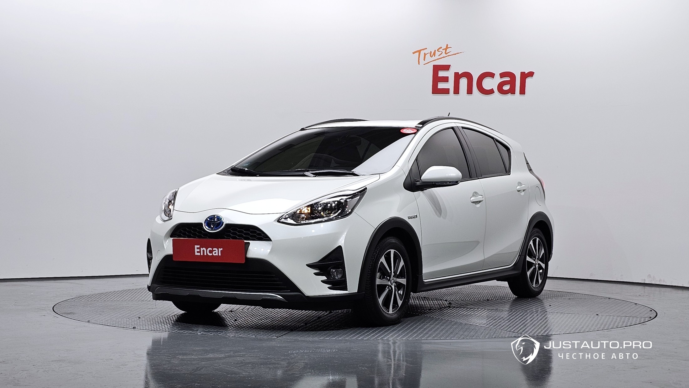 Автомобиль Toyota Prius