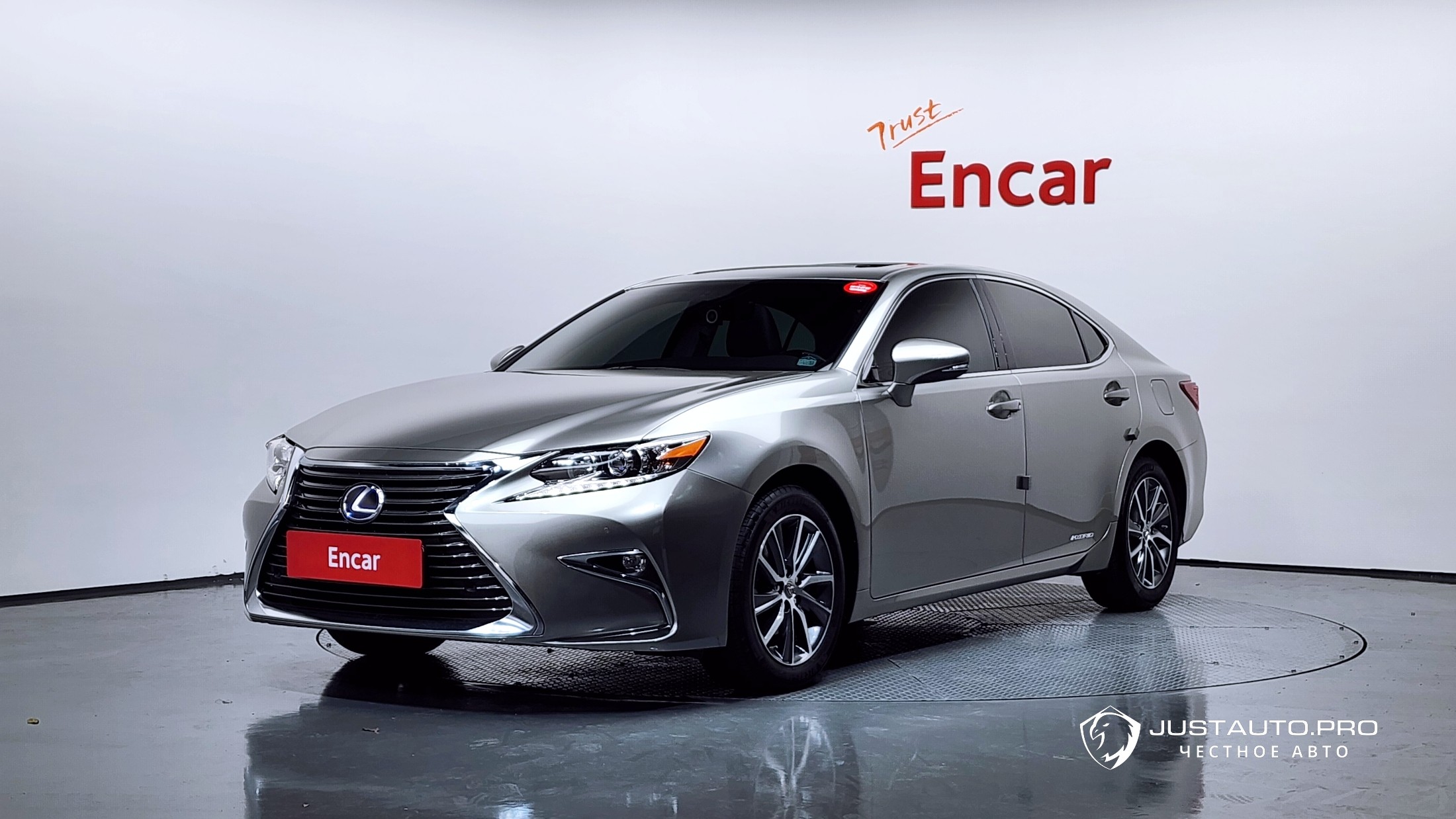 Автомобиль Lexus ES