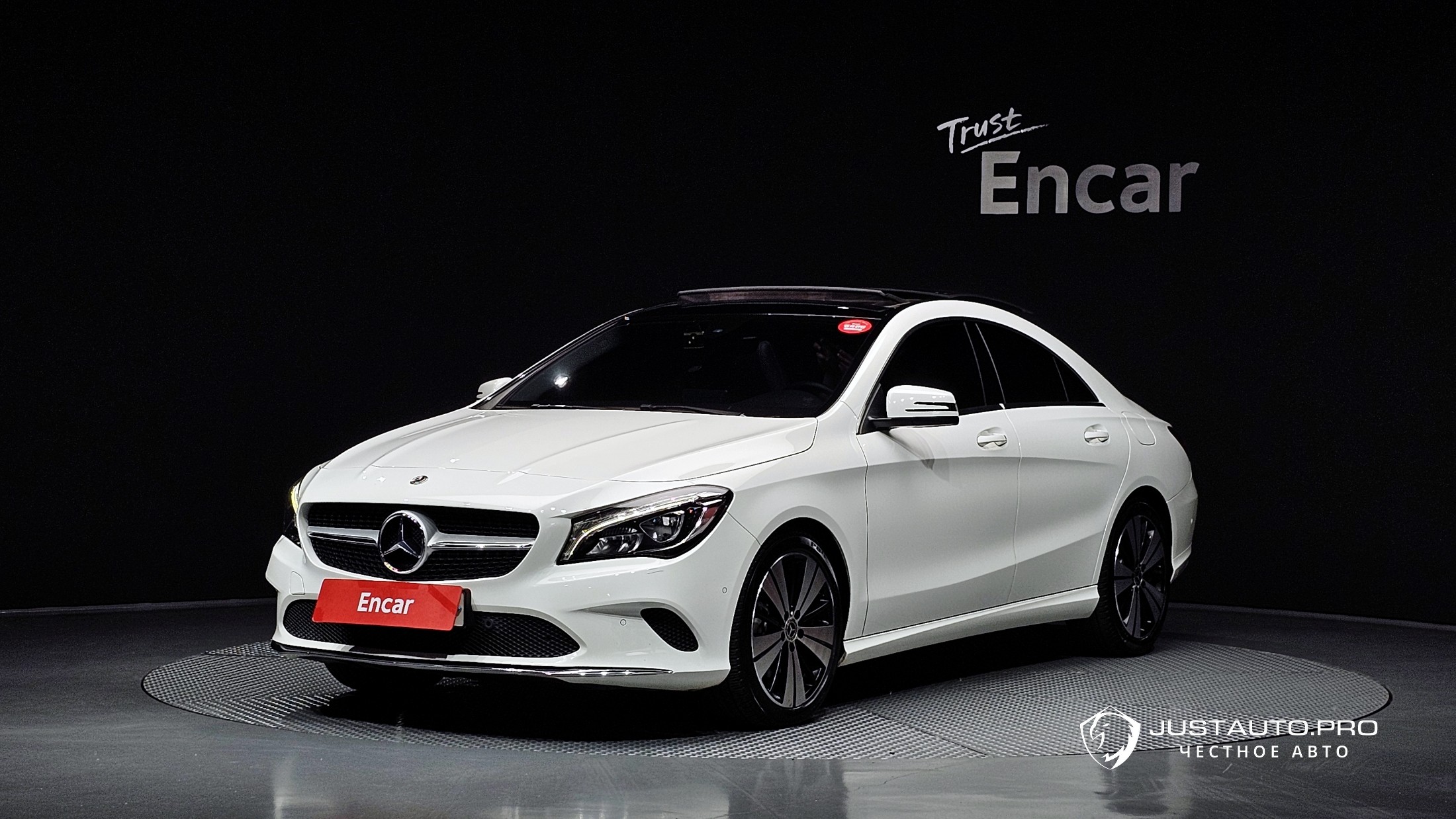 Автомобиль Mercedes-Benz CLA-Class