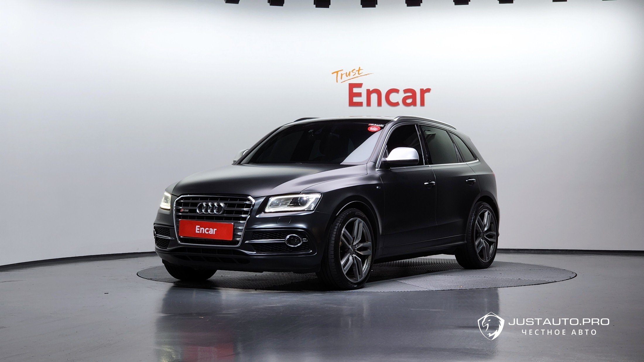 Автомобиль Audi SQ5