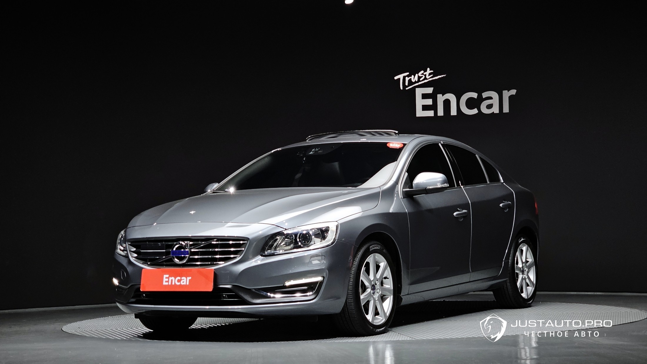 Автомобиль Volvo S60