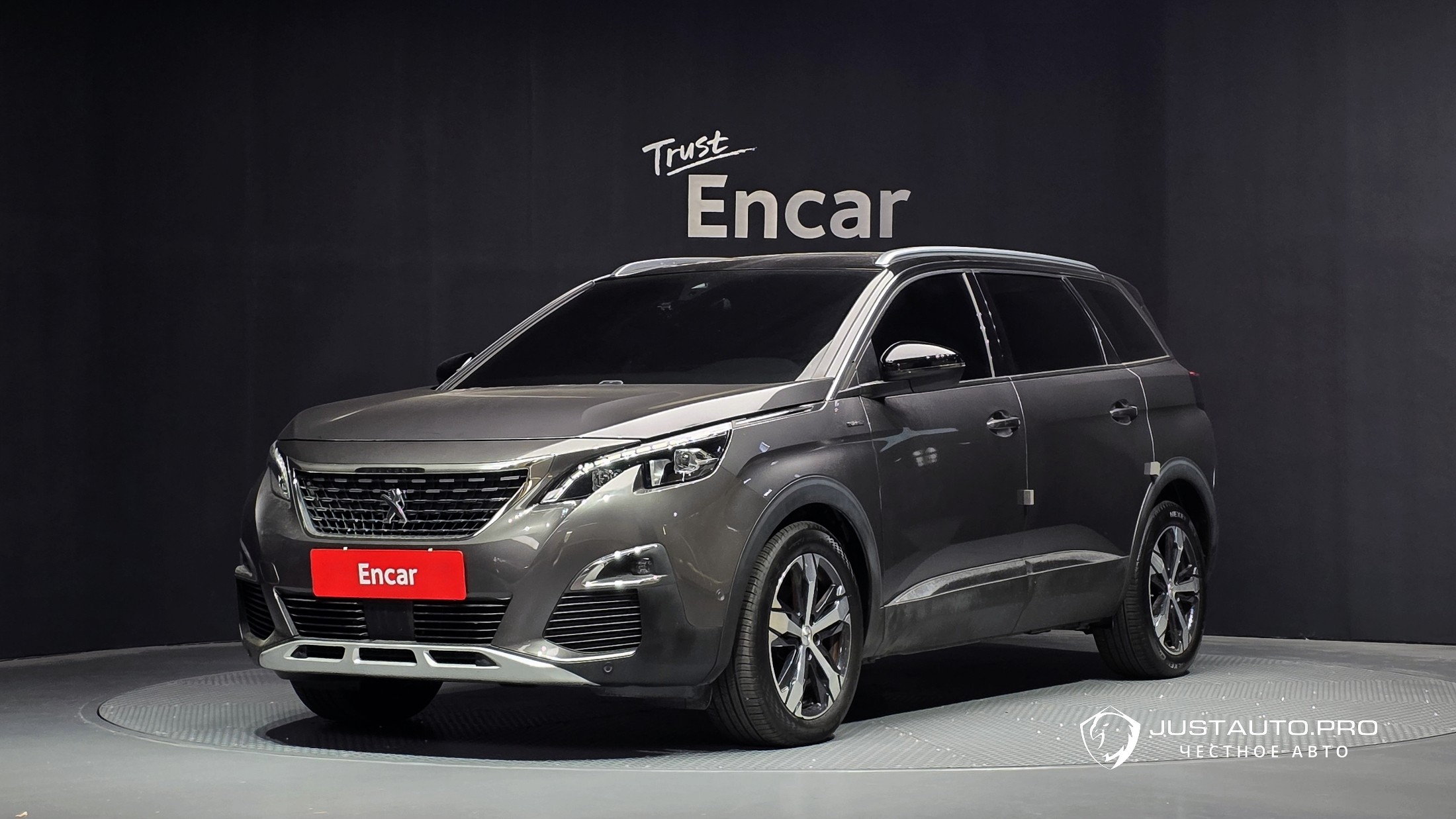 Автомобиль Peugeot 5008