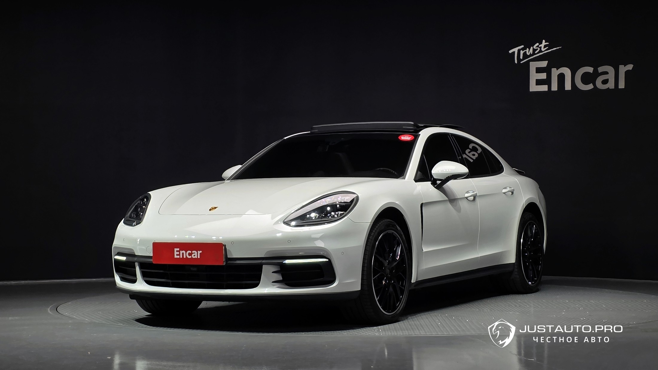 Автомобиль Porsche Panamera
