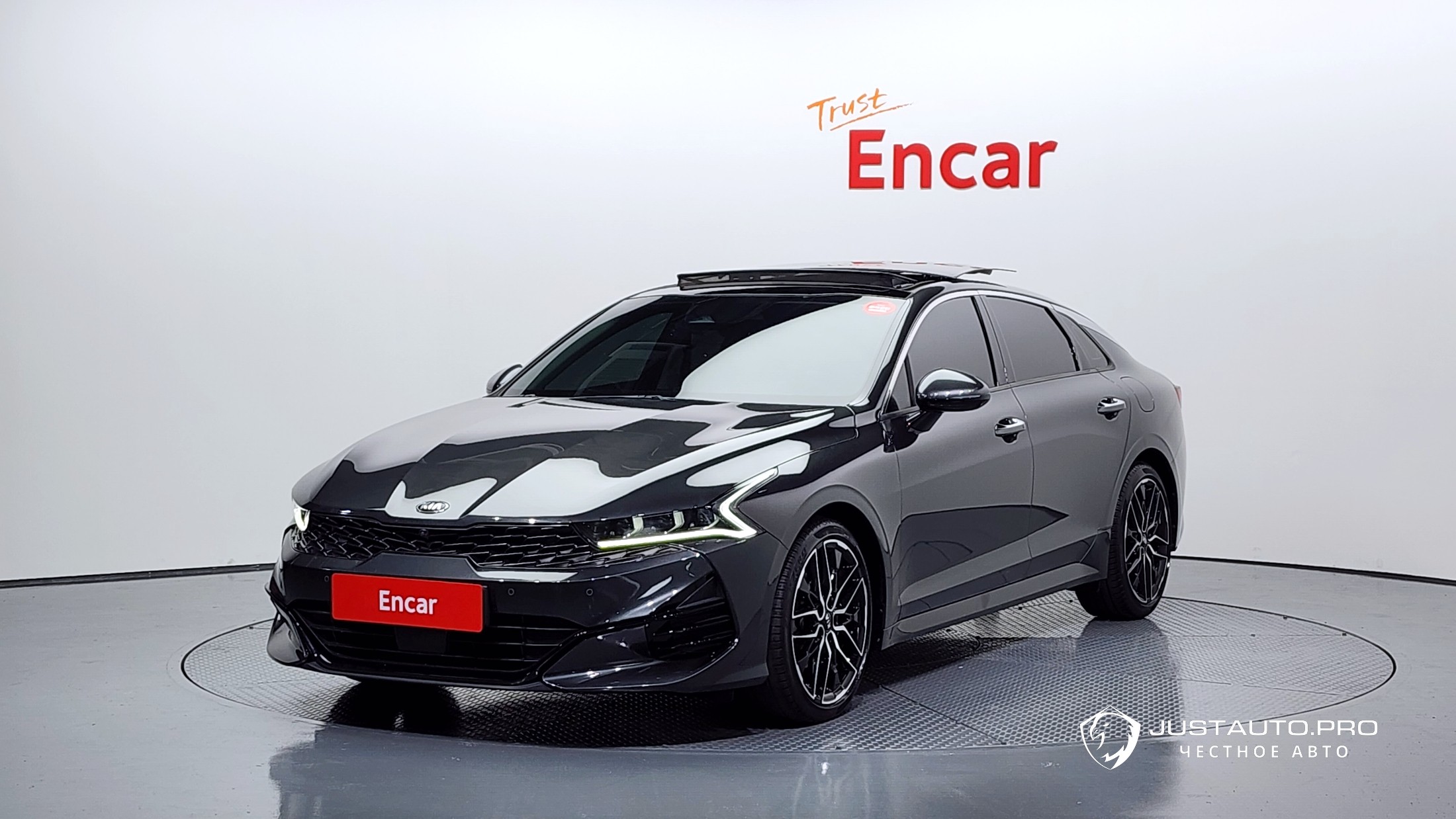 Автомобиль Kia K5