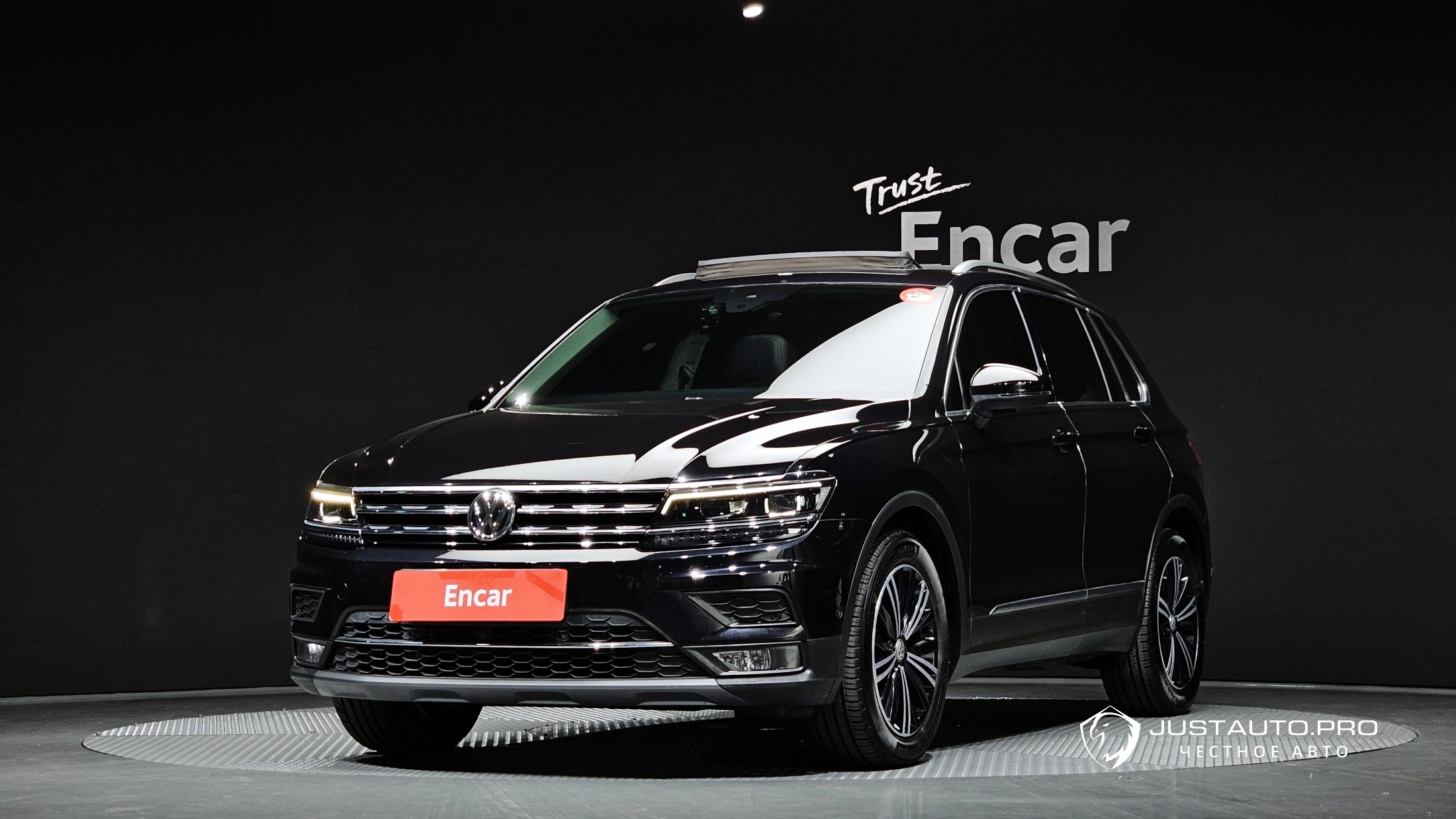 Автомобиль Volkswagen Tiguan