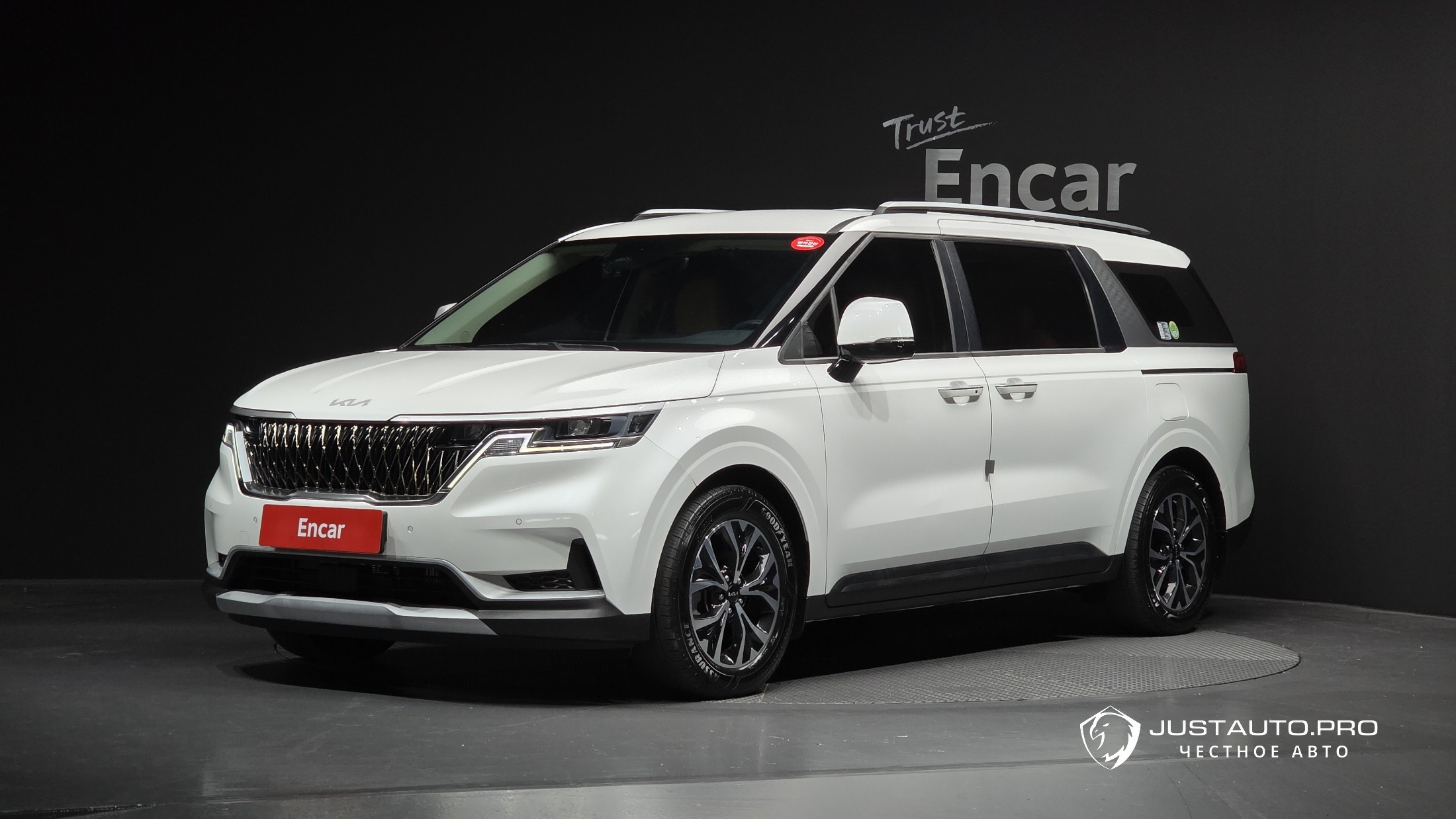 Автомобиль Kia Canival