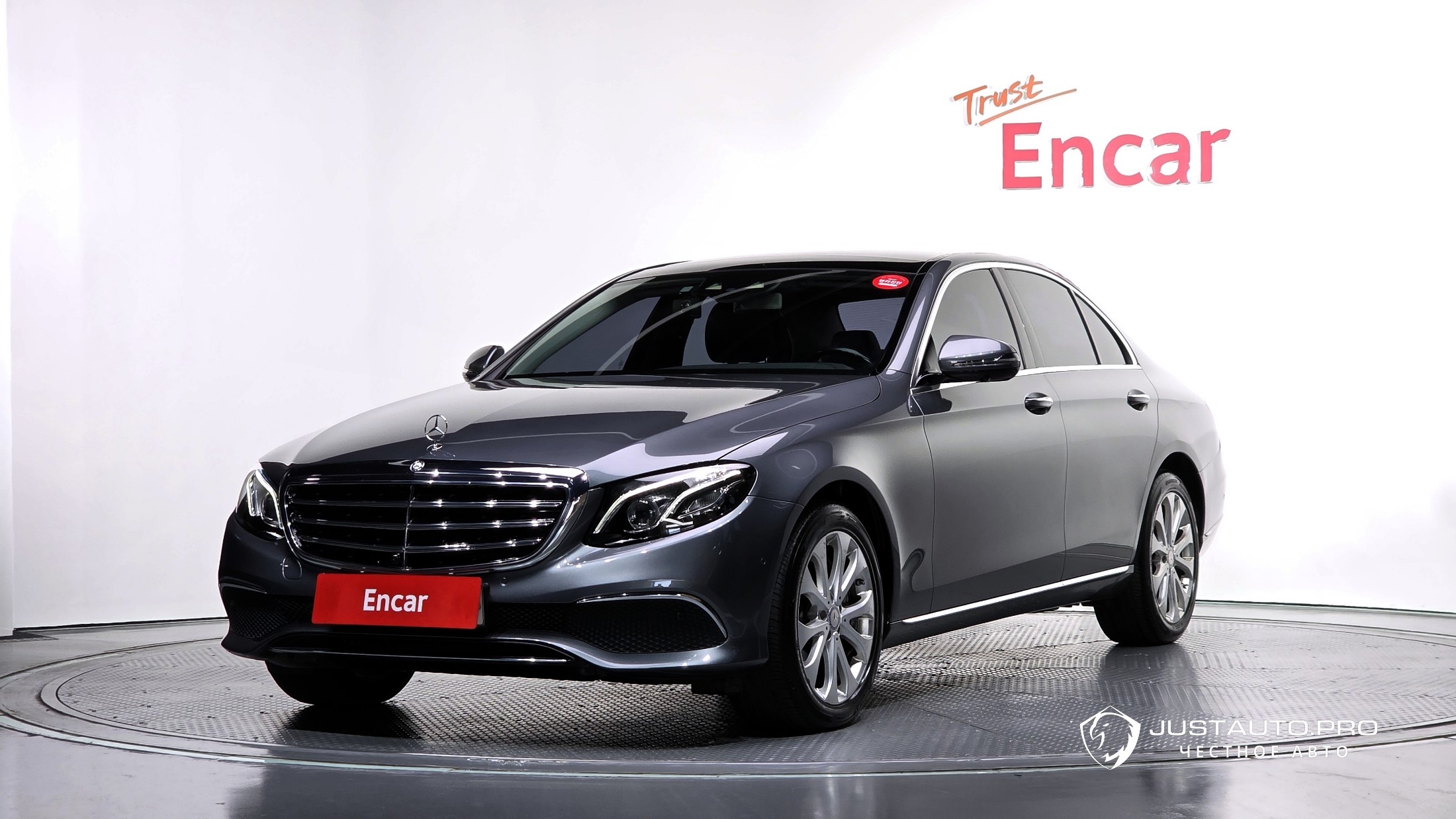 Автомобиль Mercedes-Benz E-Class