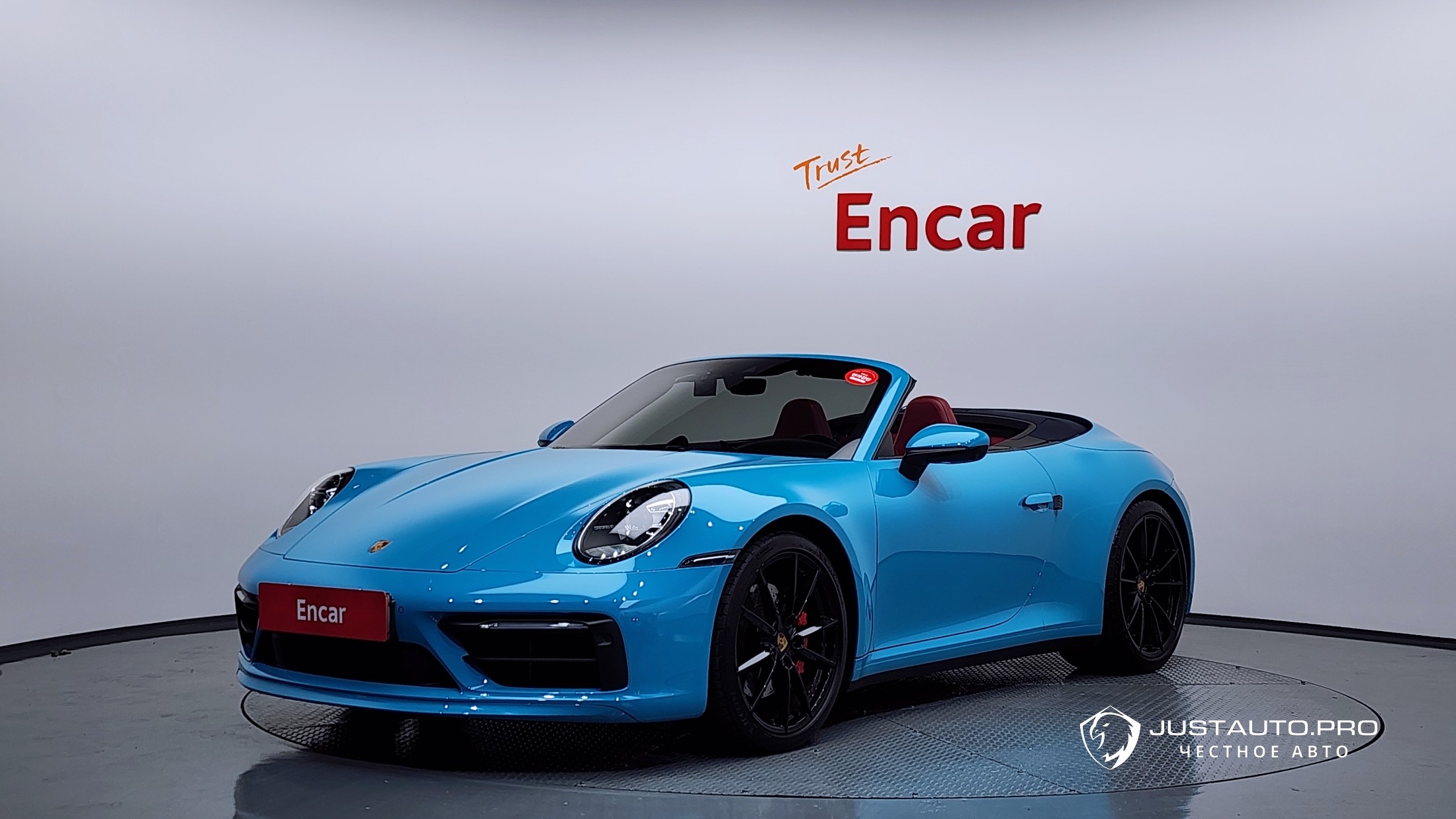 Автомобиль Porsche 911