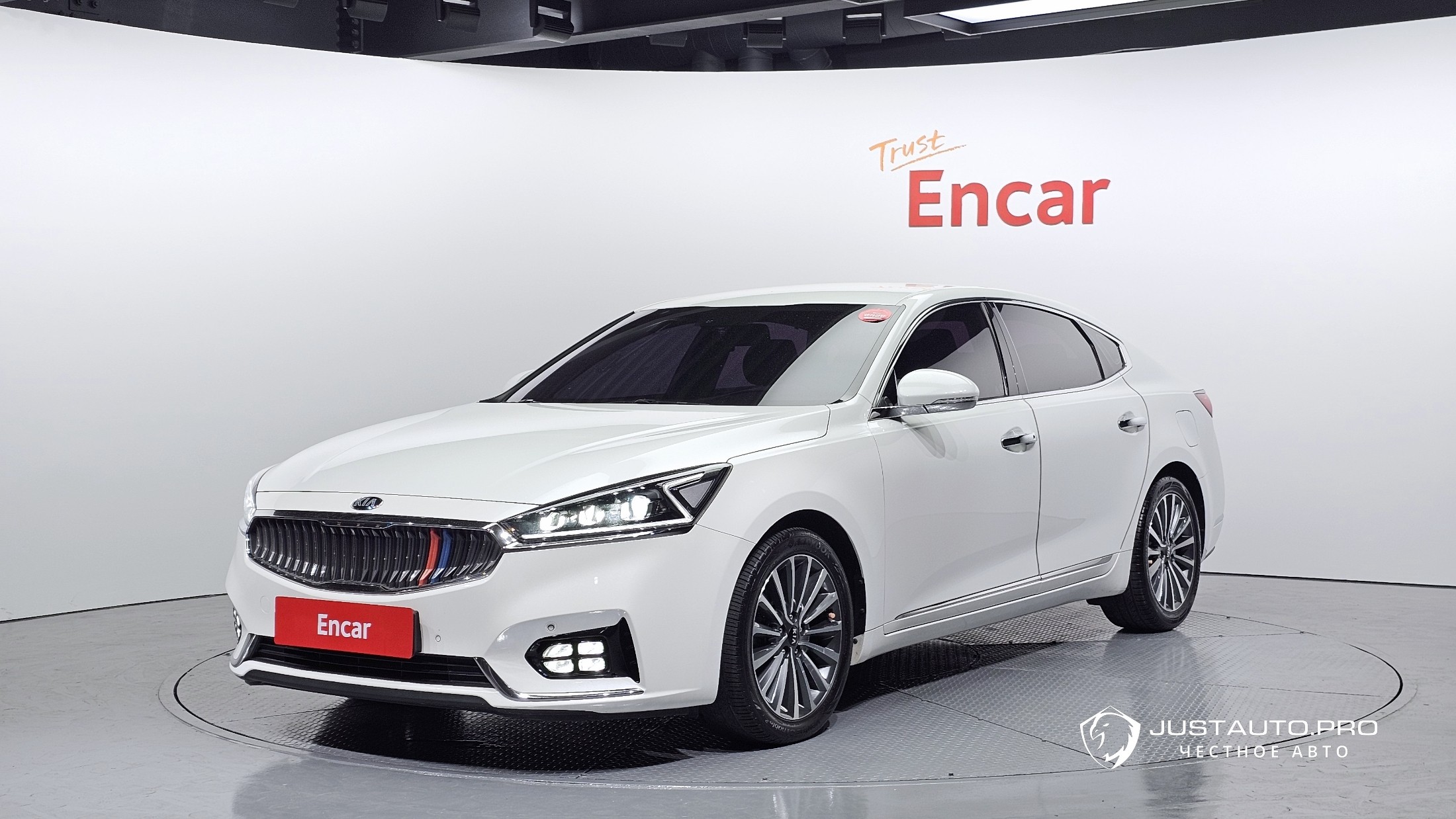 Автомобиль Kia K7