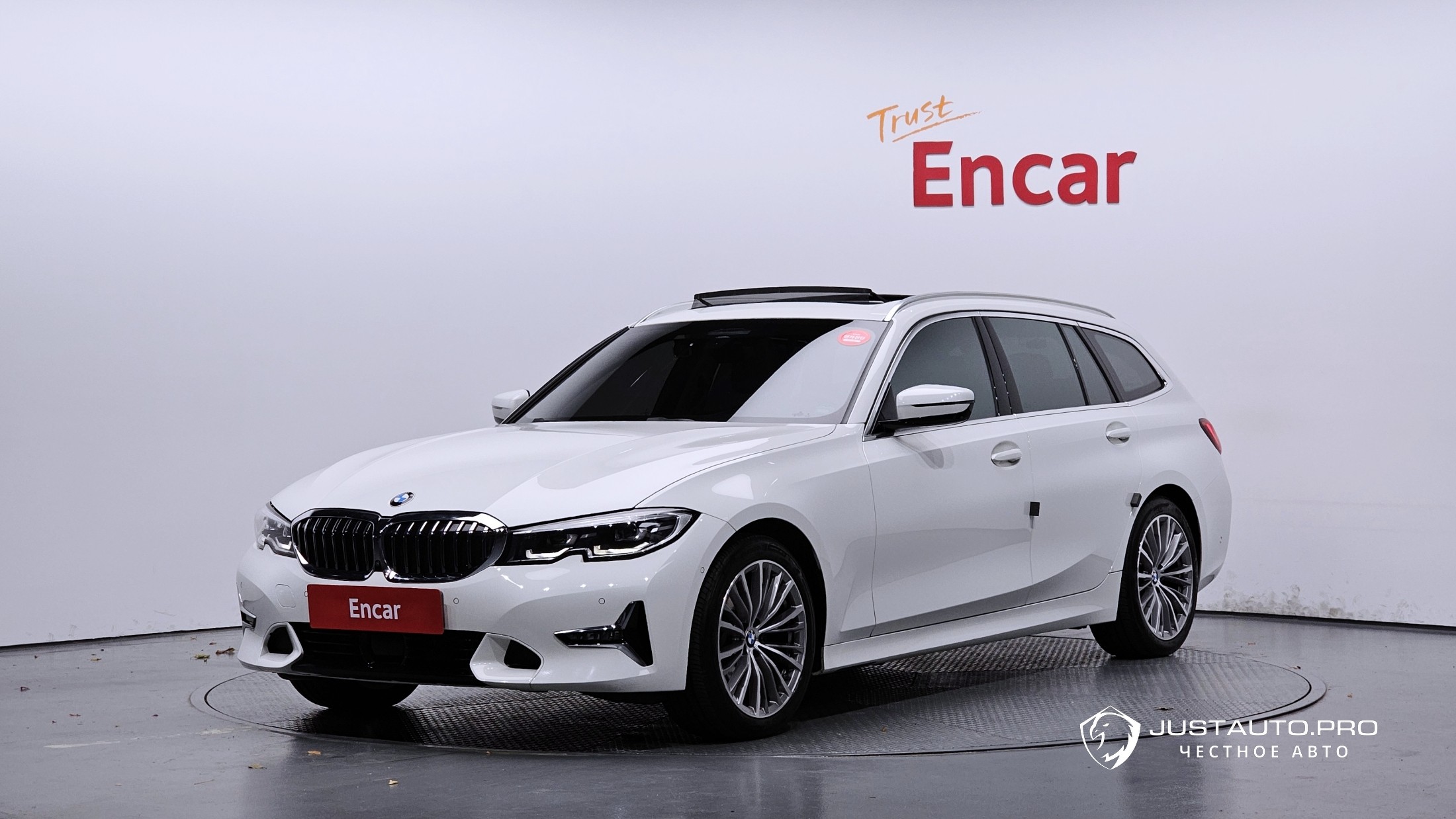 Автомобиль BMW 3-Series