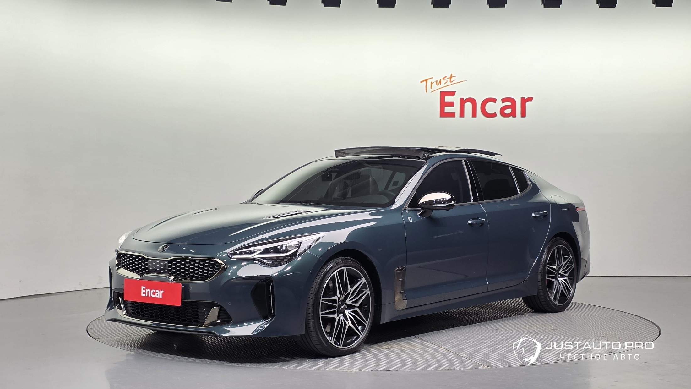 Автомобиль Kia Stinger