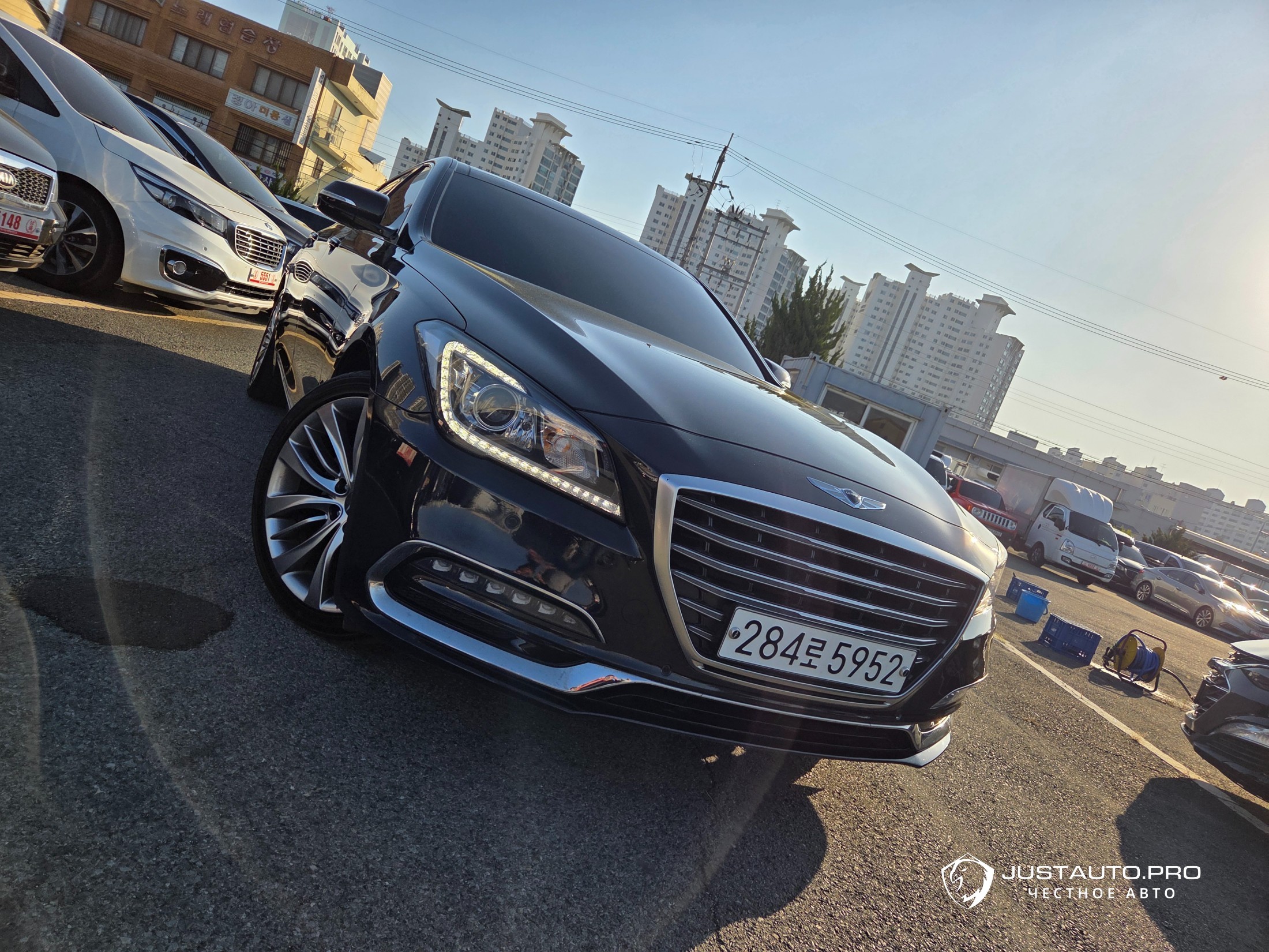 Автомобиль Genesis G80