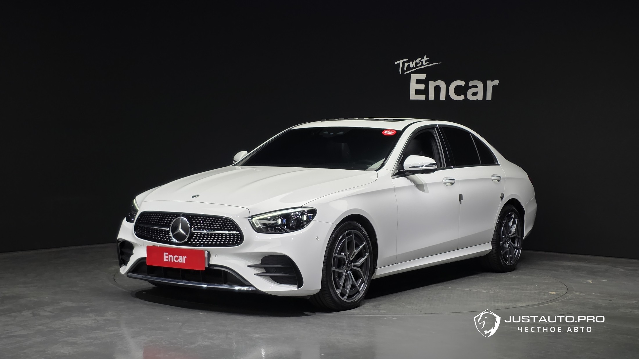 Автомобиль Mercedes-Benz E-Class