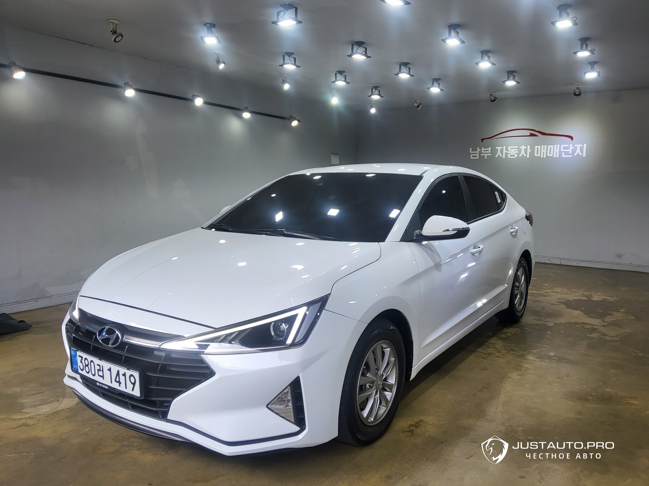 Автомобиль Hyundai AVANTE