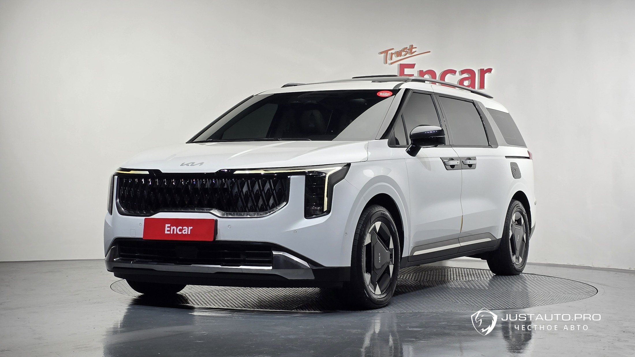 Автомобиль Kia Canival