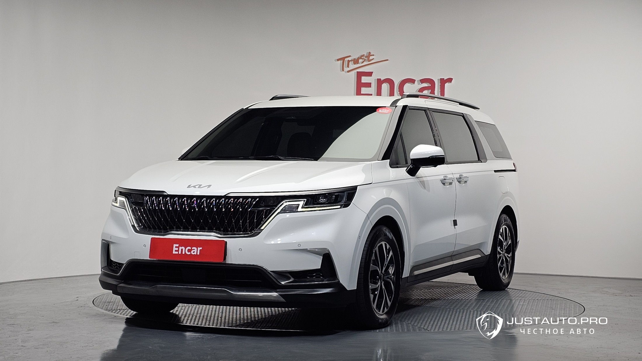 Автомобиль Kia Canival