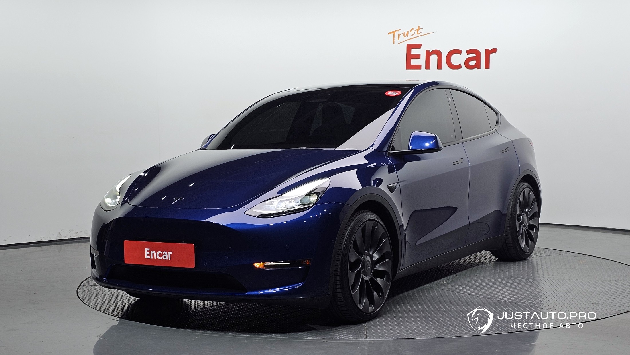 Автомобиль Tesla Model Y