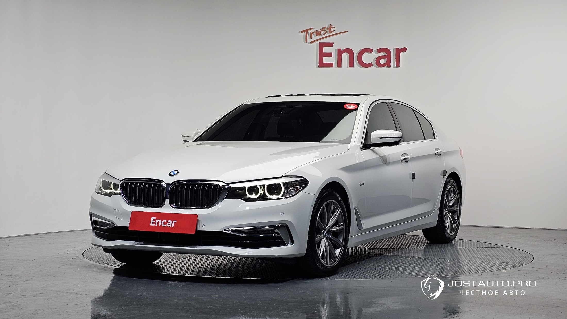 Автомобиль BMW 5-Series