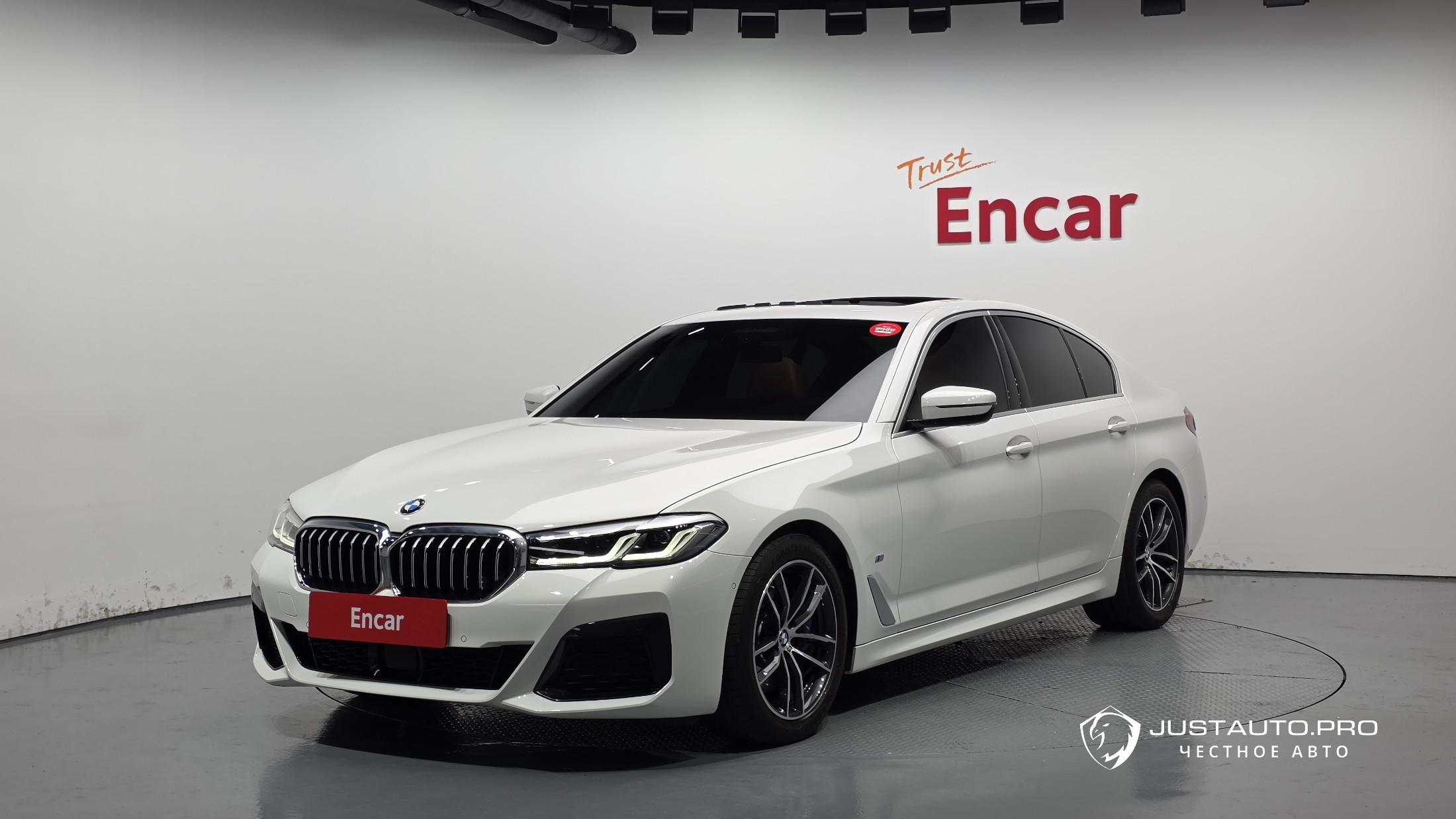 Автомобиль BMW 5-Series