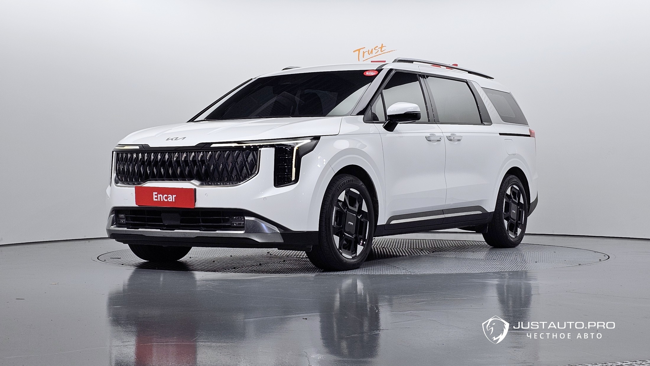 Автомобиль Kia Canival