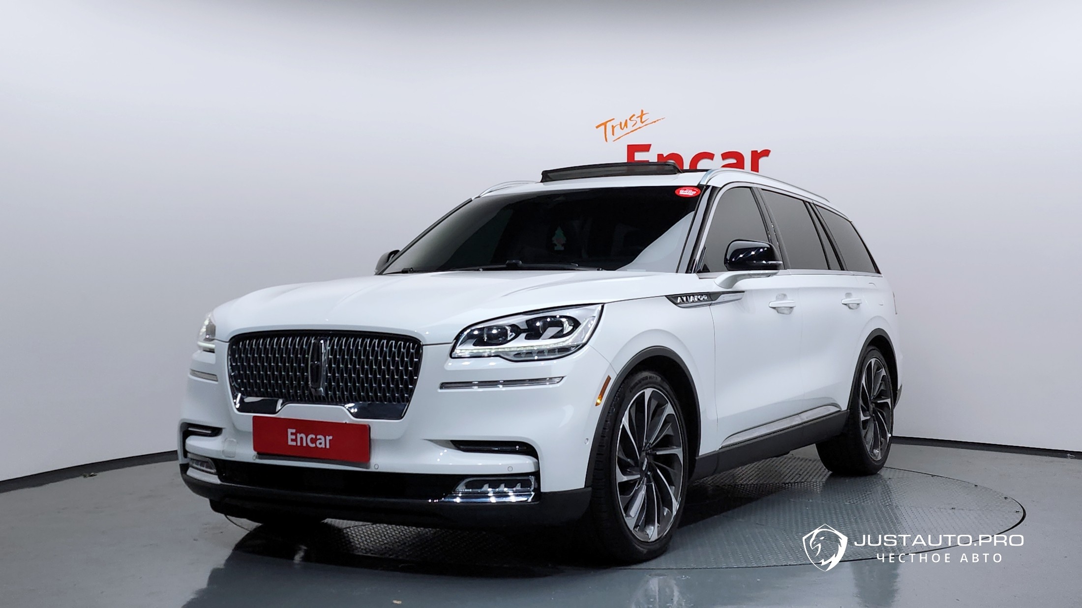 Автомобиль Lincoln Aviator