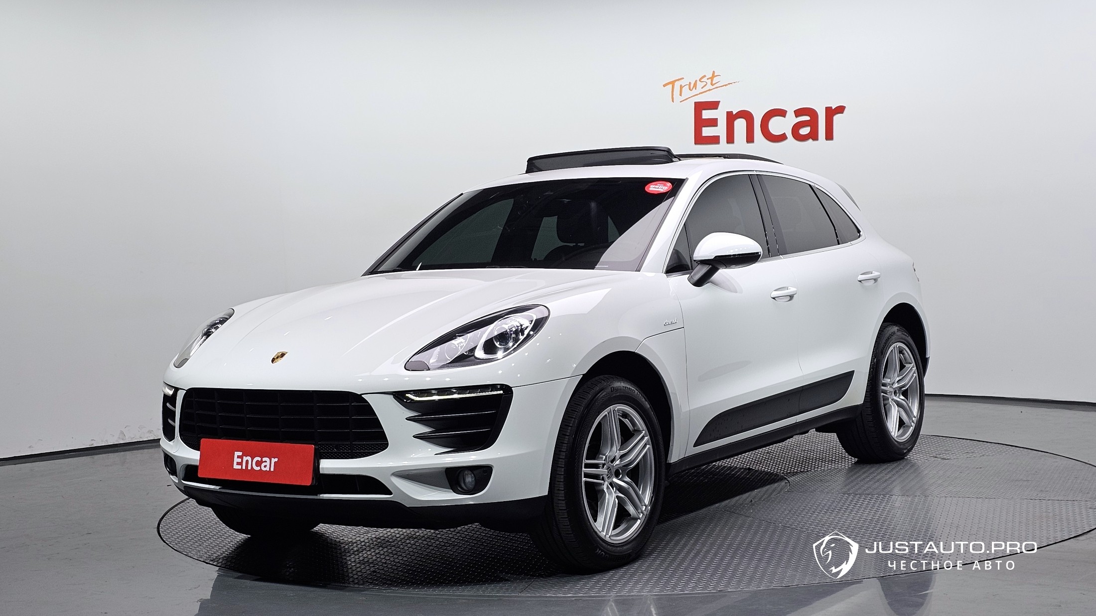 Автомобиль Porsche Macan