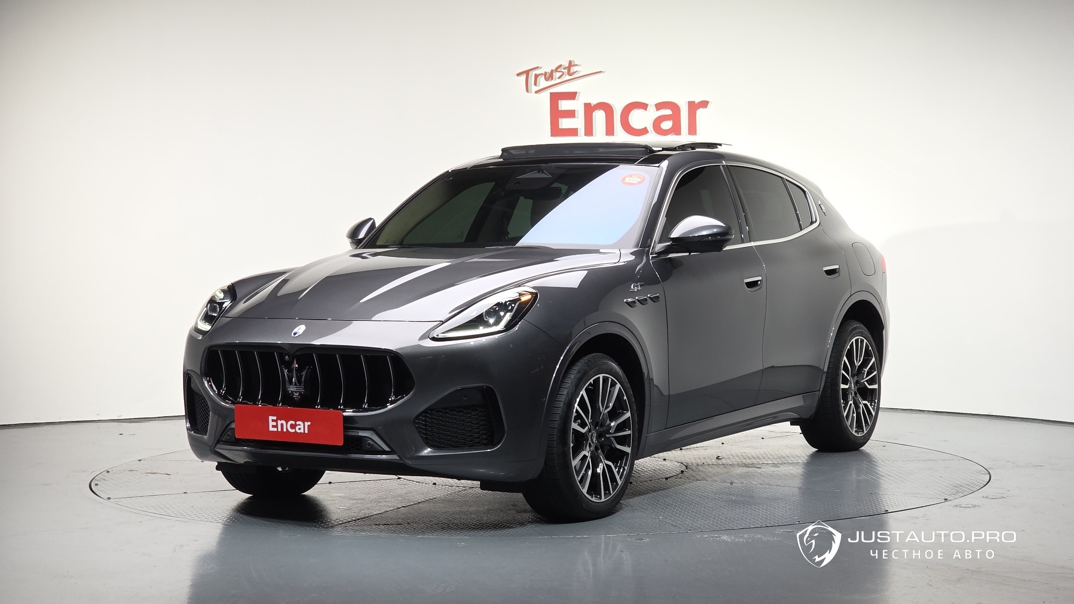 Автомобиль Maserati Grecale