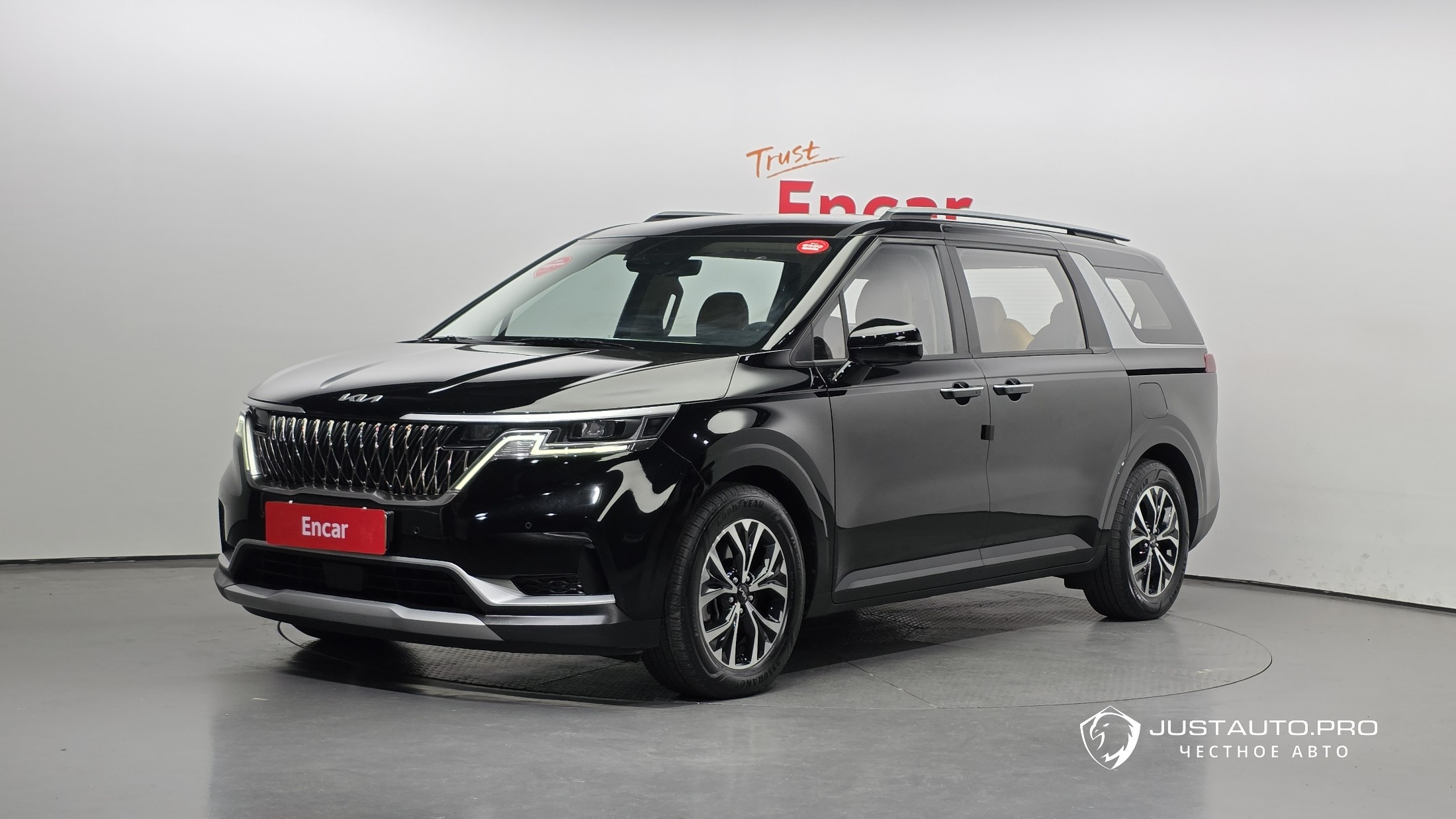 Автомобиль Kia Canival