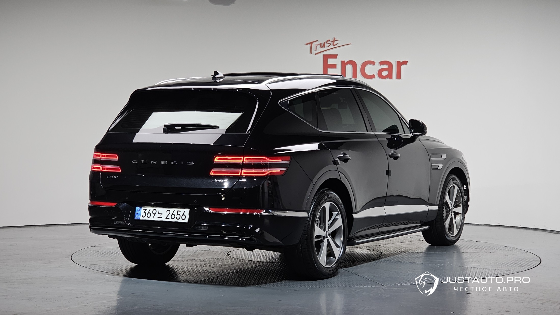Автомобиль Genesis GV80