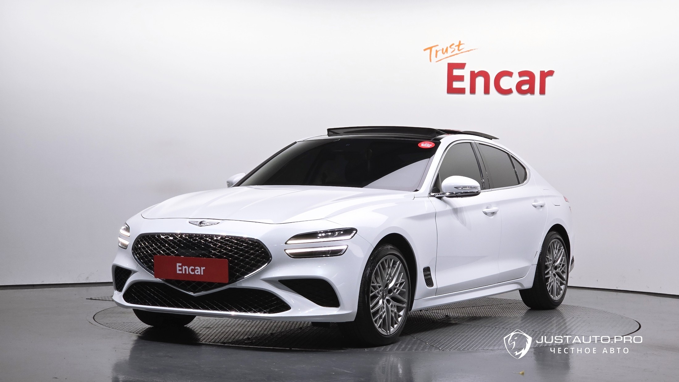 Автомобиль Genesis G70