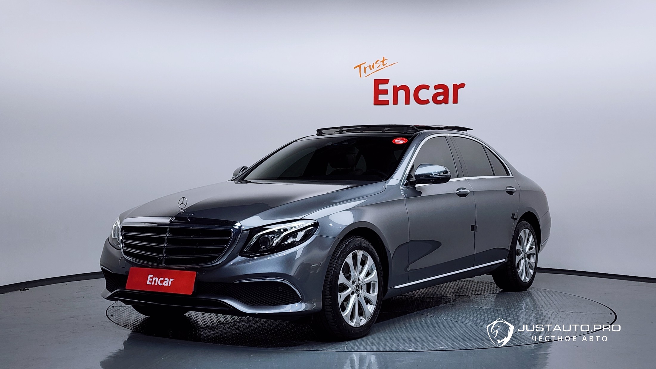 Автомобиль Mercedes-Benz E-Class