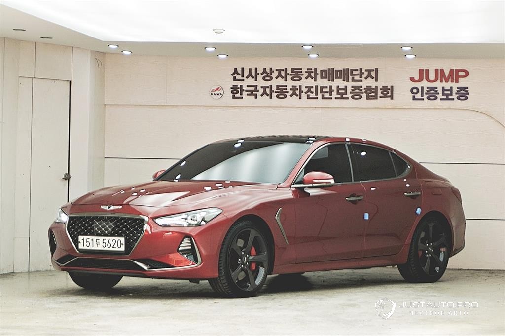 Автомобиль Genesis G70