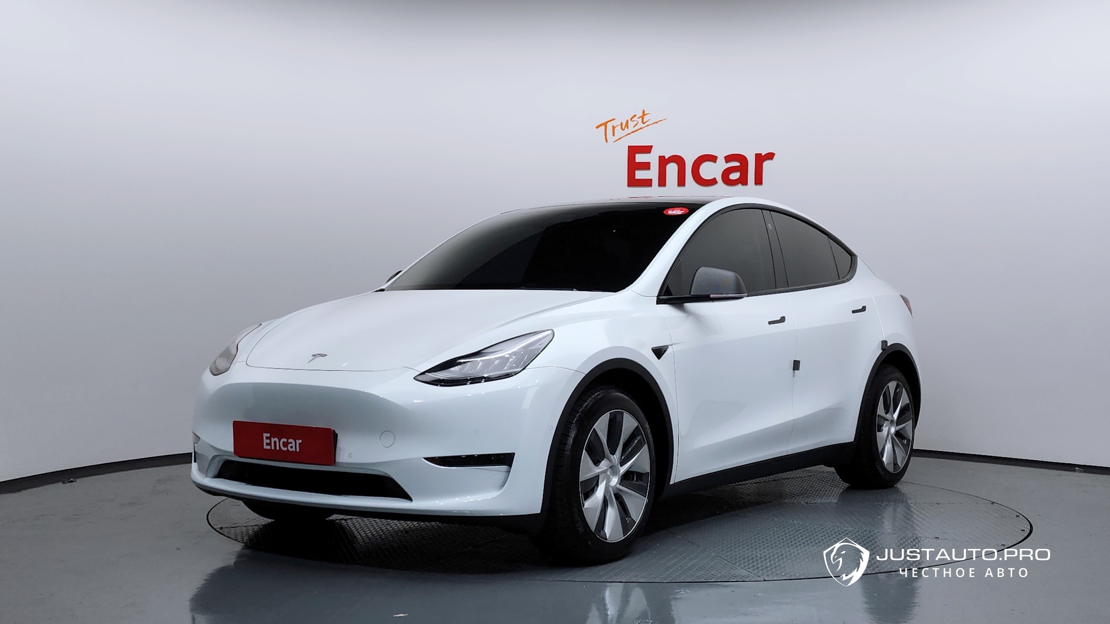 Автомобиль Tesla Model Y