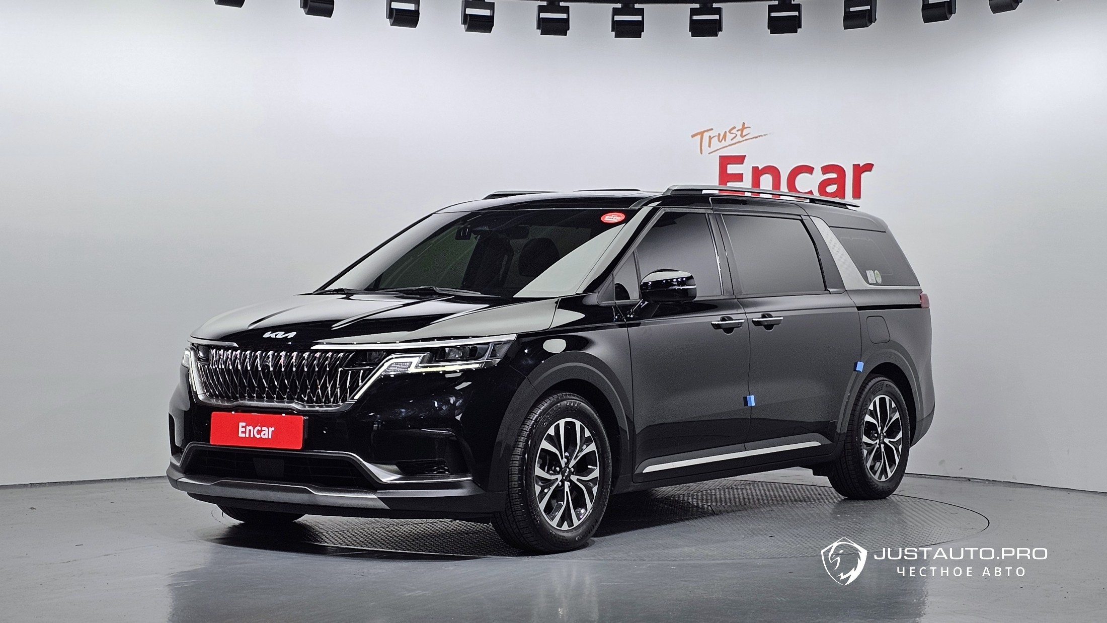 Автомобиль Kia Canival